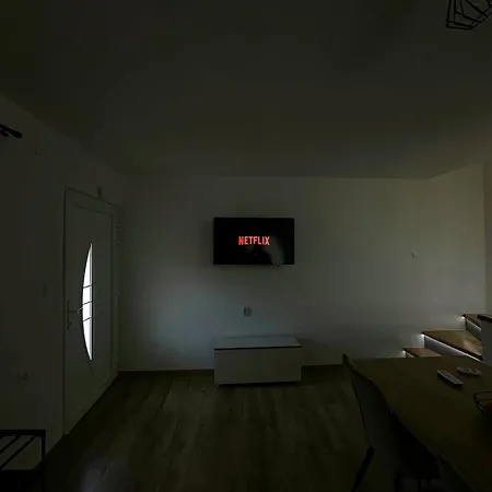 Vikendica Markic 度假居 *