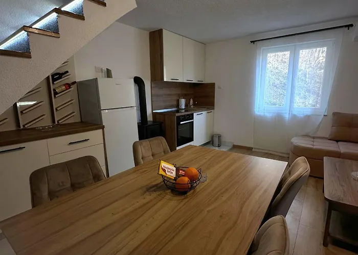 Vikendica Markic 度假居 Ljoljici